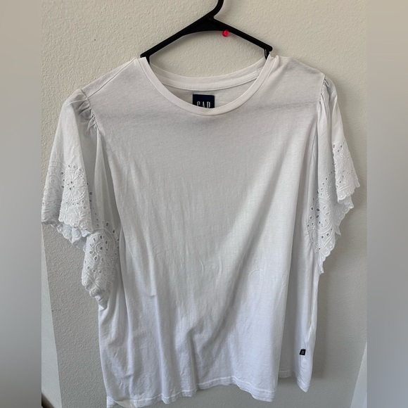 GAP White Eyelet Sleeve Women's Top NWOT size XL - Picture 1 of 5